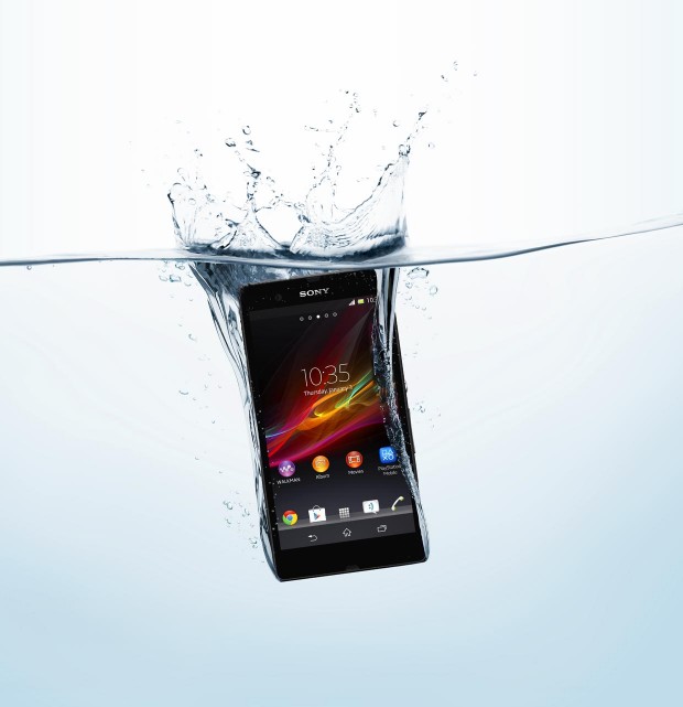 xperia-z-features-design-water-resistance-1240x1282-4a7f6a8c218062db83532124b88bb1bb-620x641